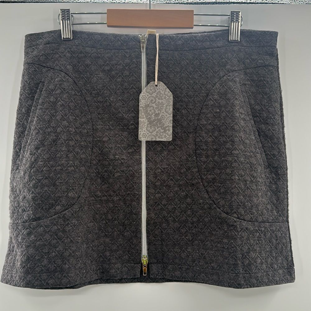 3For$20 Hem & Thread Quilt Style Zip up Skirt size Large